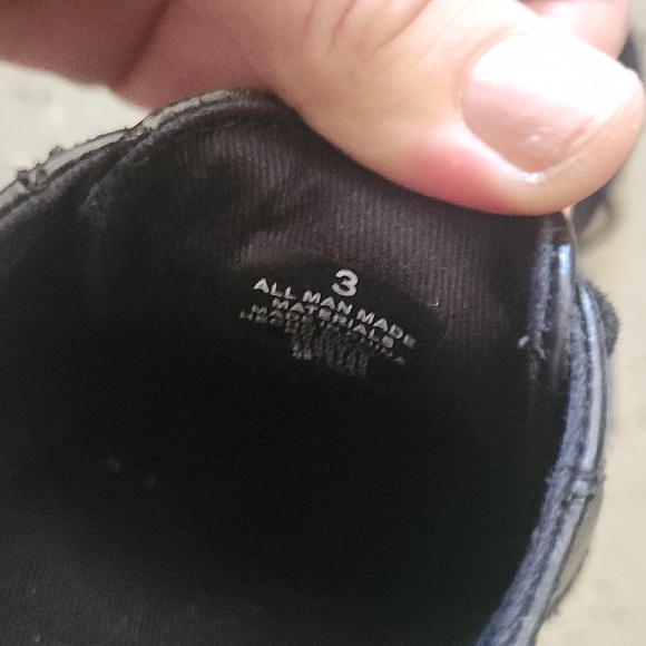 Classic Black Men's Dress Shoes - Picture 2 of 5